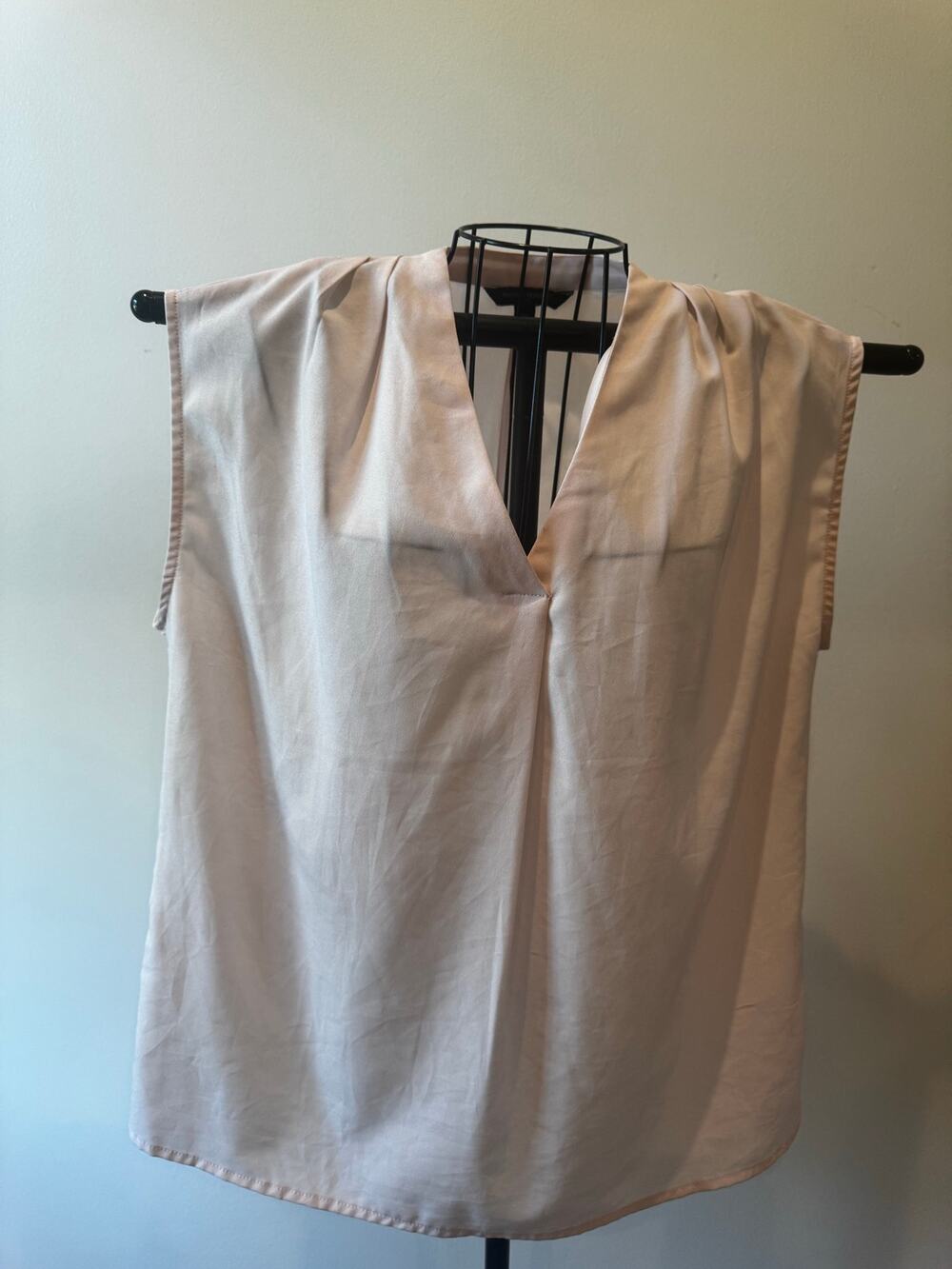 Banana Republic Blush Pink Sleeveless V-Neck Blouse XS